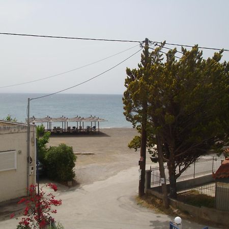 Aparthotel To Kyma à Amarynthos Extérieur photo