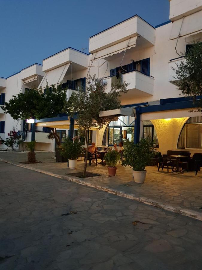 Aparthotel To Kyma à Amarynthos Extérieur photo